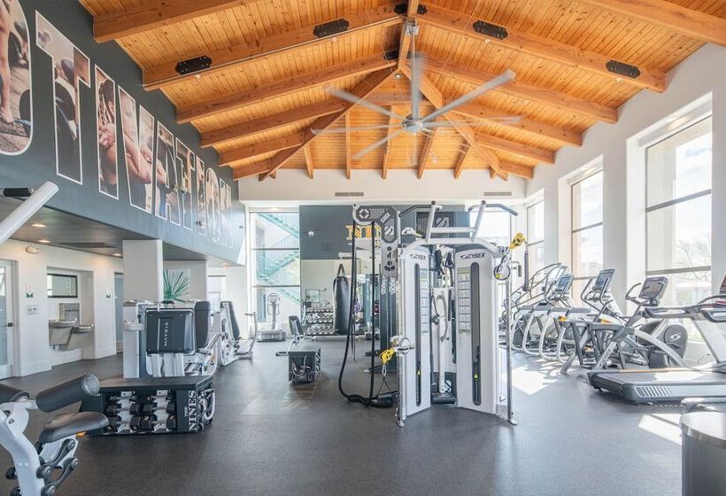 Golf View Oasis: Serenity + Tranquility + Walkability 244