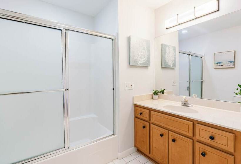 Gulf Front, Walk To Rosemary Beach, 5br, Gazebo Paradise On Park By Avantstay