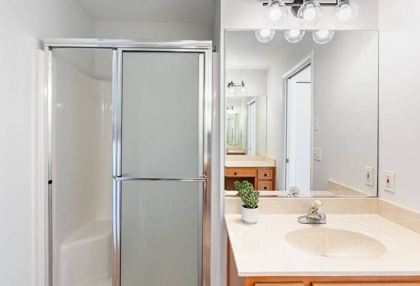 Gulf Front, Walk To Rosemary Beach, 5br, Gazebo Paradise On Park By Avantstay