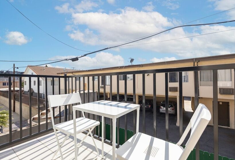 Hinds By Avantstay Duplex In North Hollywood