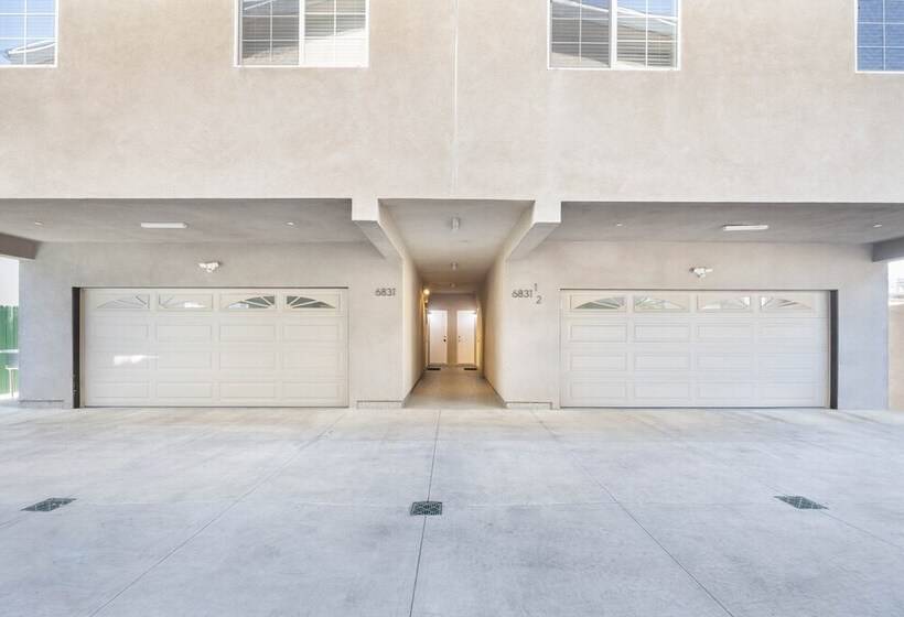 Hinds By Avantstay Duplex In North Hollywood
