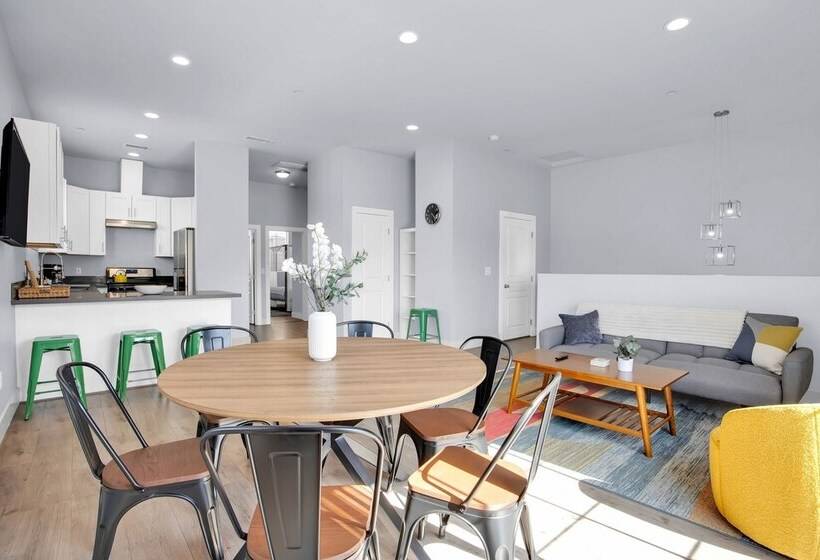 Hinds By Avantstay Duplex In North Hollywood