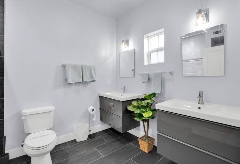 Hinds By Avantstay Duplex In North Hollywood