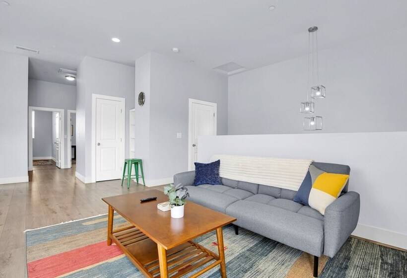 Hinds By Avantstay Duplex In North Hollywood