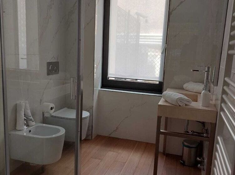 مسافرخانه Nj Hotels San Pietro All Orto 6 Milano