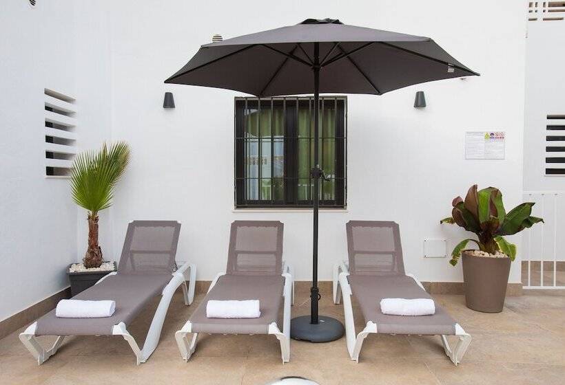 مسافرخانه Boutique Rooms Playa Burriana