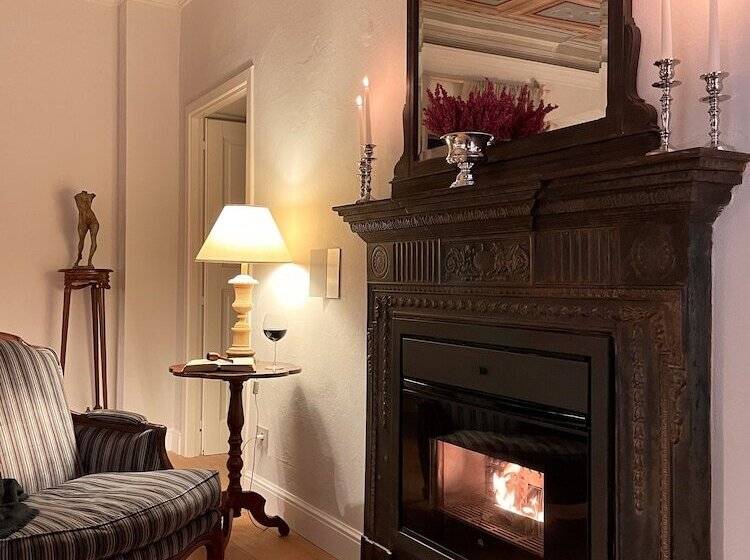 פונדק Burlamacchi Villas