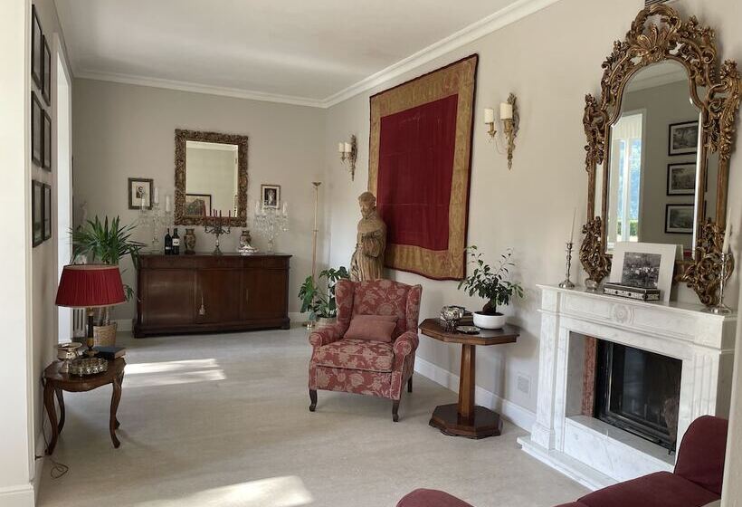 פונדק Burlamacchi Villas