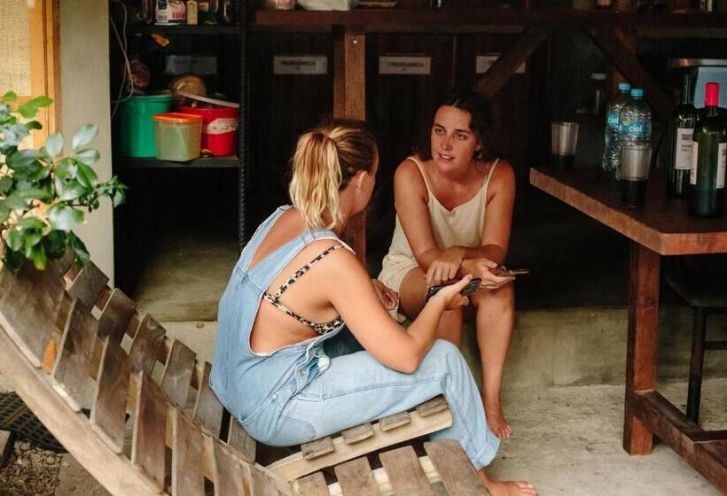 여관 La Escondida H