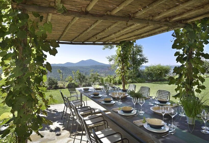 פונדק Monteverdi Tuscany