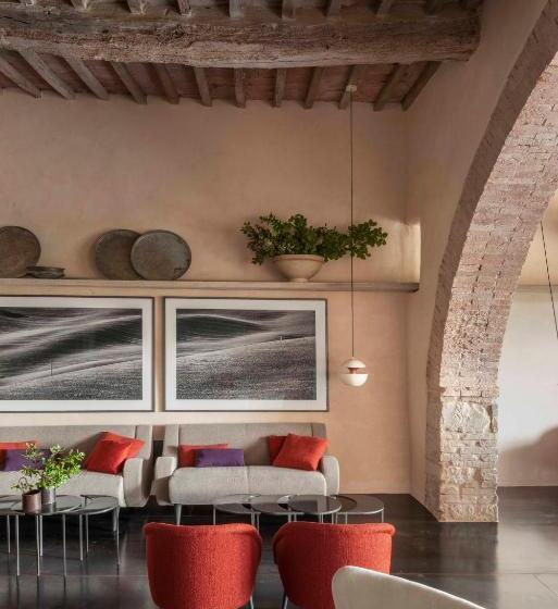 פונדק Monteverdi Tuscany