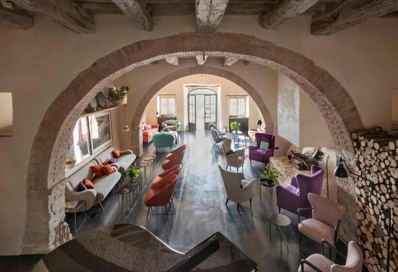 פונדק Monteverdi Tuscany