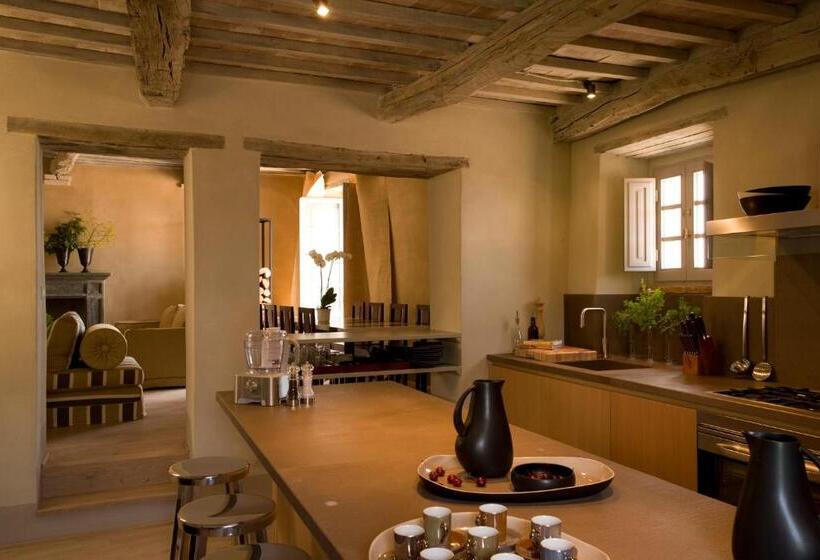 פונדק Monteverdi Tuscany