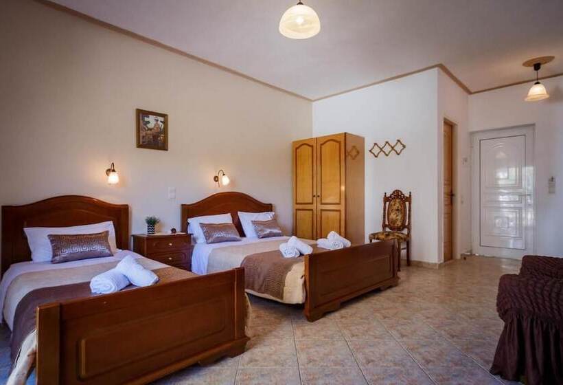 مسافرخانه Vivi S Studios
