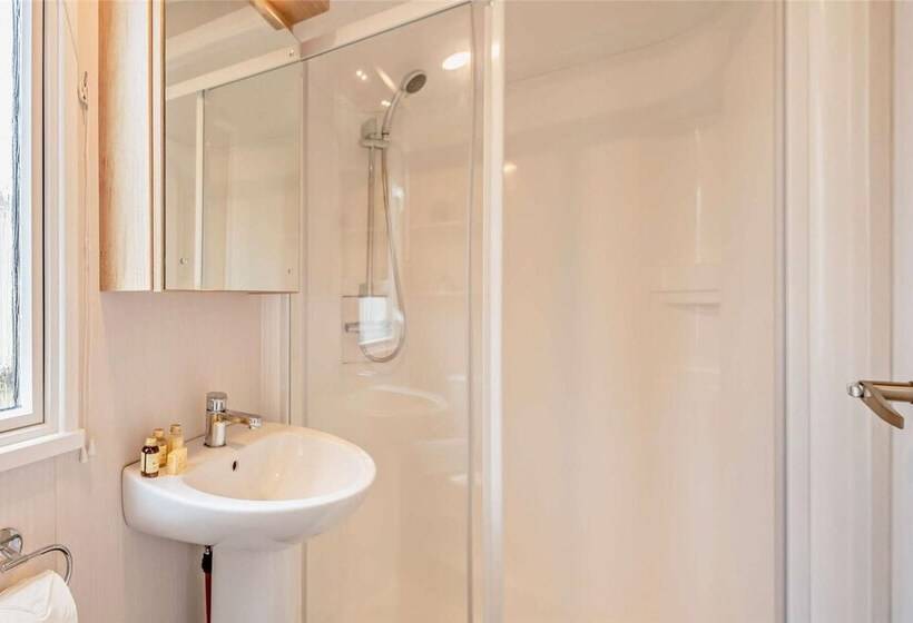 ホテル 2 Bed 6 Berth Lodge In Shorefield Oakdene Dorset