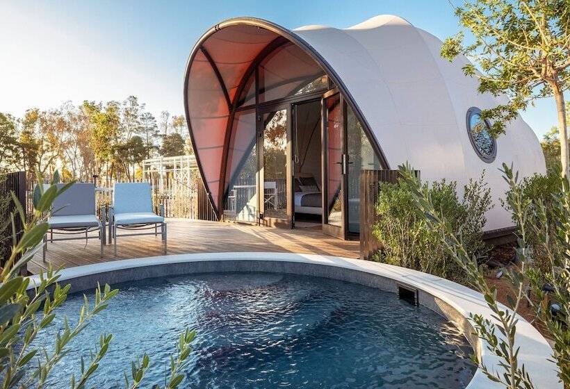 فندق 91 Athens Riviera, The Resort