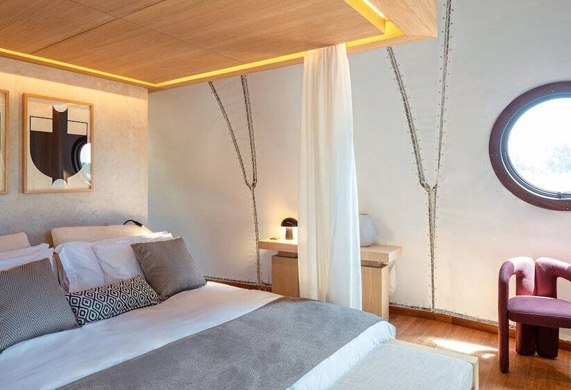 فندق 91 Athens Riviera, The Resort