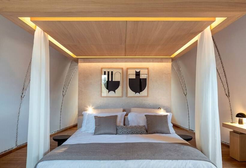 فندق 91 Athens Riviera, The Resort