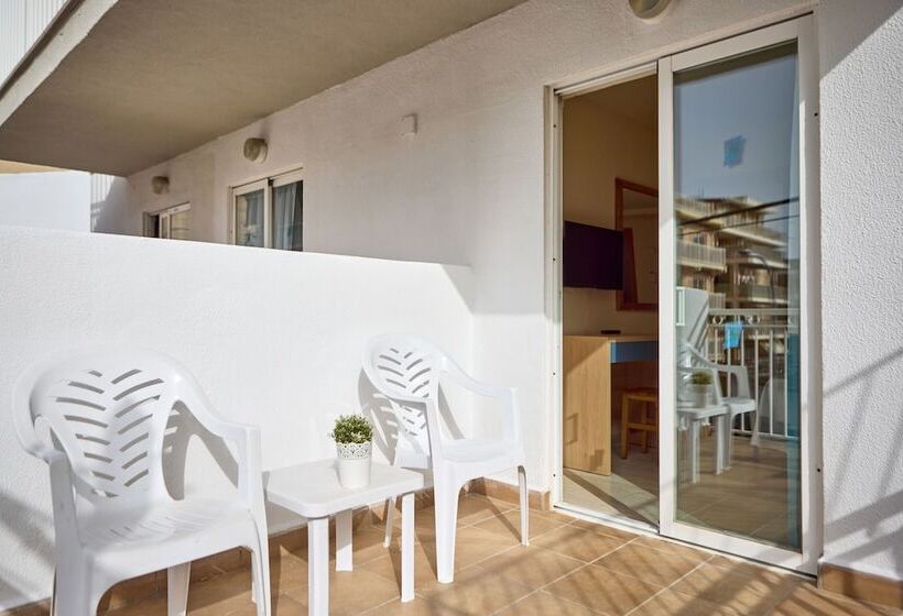 هتل Ahoi! Urban Beach