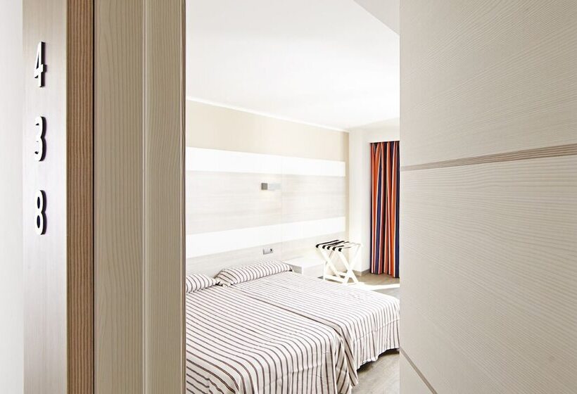 هتل Ahoi! Urban Beach