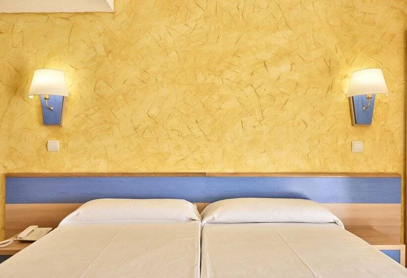 هتل Ahoi! Urban Beach