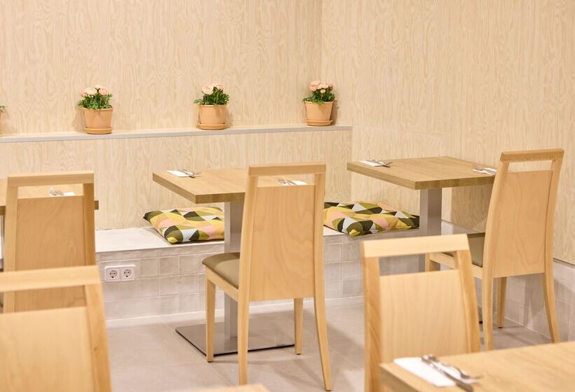 هتل Ahoi! Urban Beach