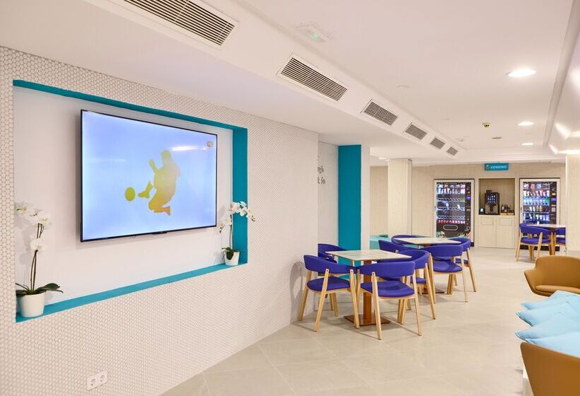 هتل Ahoi! Urban Beach