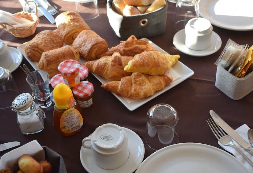 בית מלון כפרי Auberge De La Vallée De La Douve