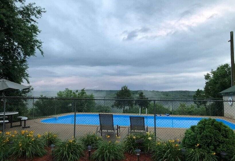 فندق Carlton Marion Inn