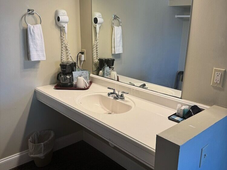 فندق Carlton Marion Inn