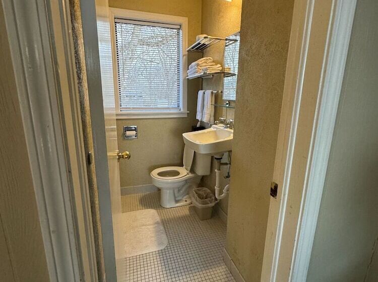 فندق Carlton Marion Inn