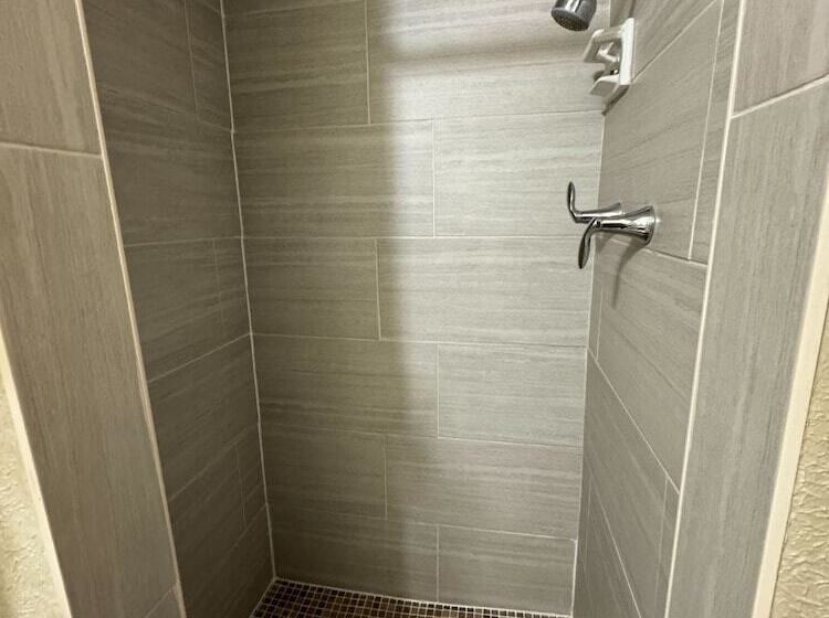 فندق Carlton Marion Inn