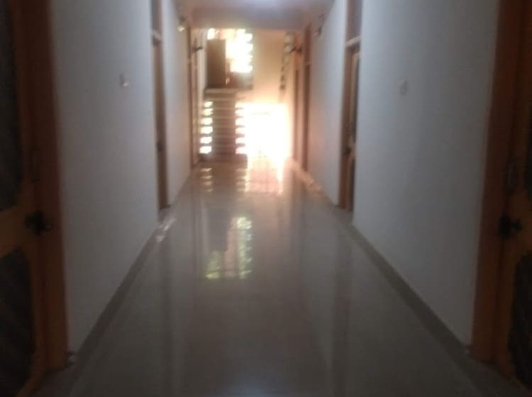 فندق Crown Palace