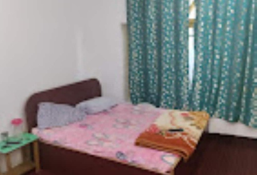 فندق Crown Palace