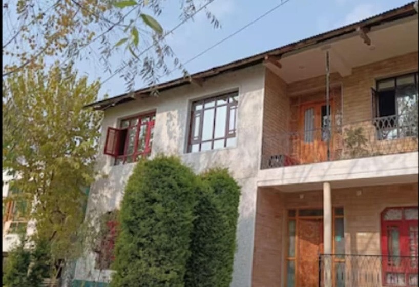 فندق Crown Palace