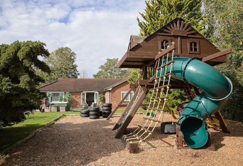 בית מלון כפרי Deluxe 1 Bed Versace Hottub Skytv