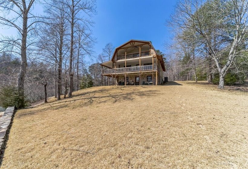 فندق Lake Lure Retreat   A Beautiful Lakefront Lodge On Mirror Lake Waterfront Newly Expanded Deck 4 Bedr