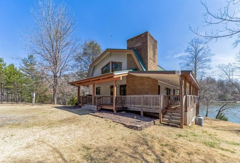 فندق Lake Lure Retreat   A Beautiful Lakefront Lodge On Mirror Lake Waterfront Newly Expanded Deck 4 Bedr
