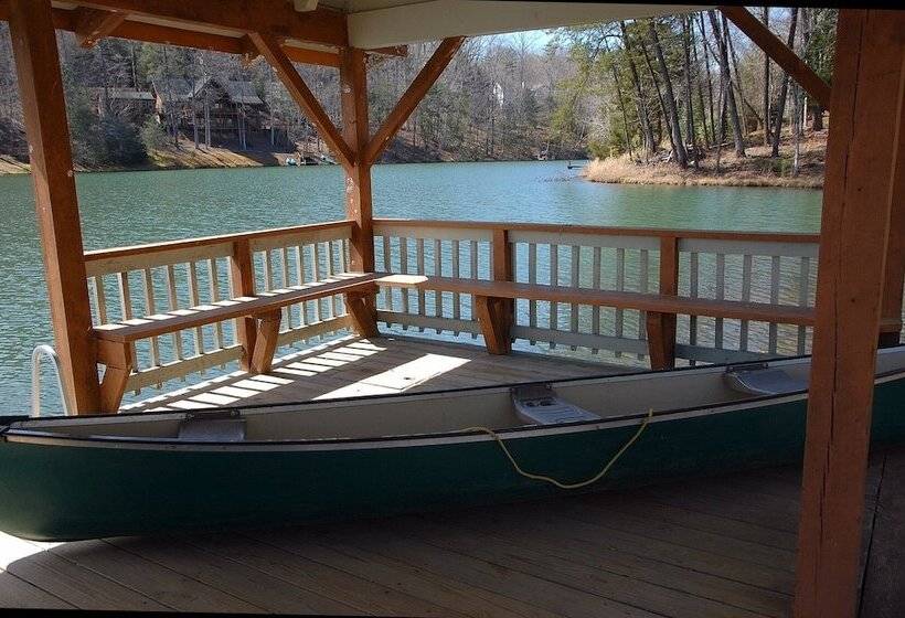 فندق Lake Lure Retreat   A Beautiful Lakefront Lodge On Mirror Lake Waterfront Newly Expanded Deck 4 Bedr