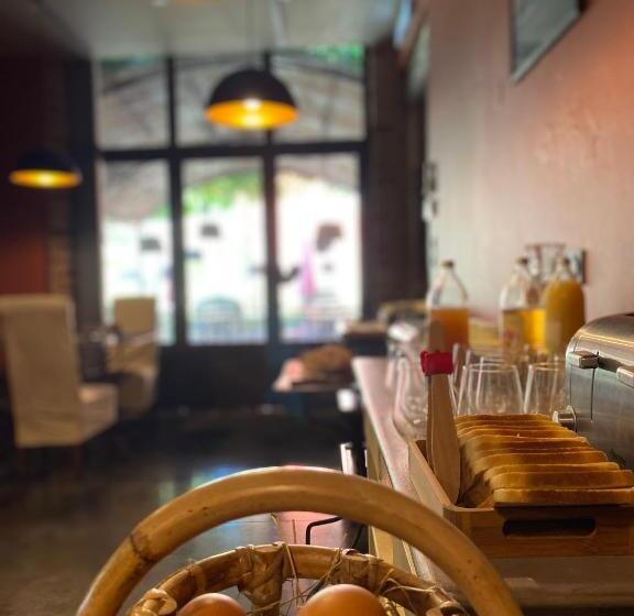 בית מלון כפרי Les Jardins De La Tour