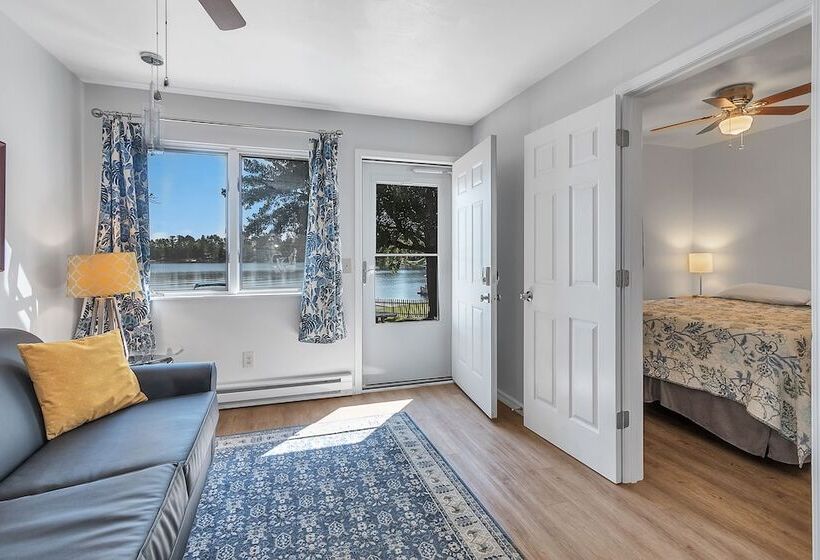 Отель Long Lake Lodge