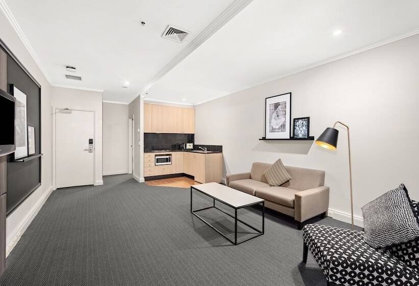 호텔 Melbourne City Suites