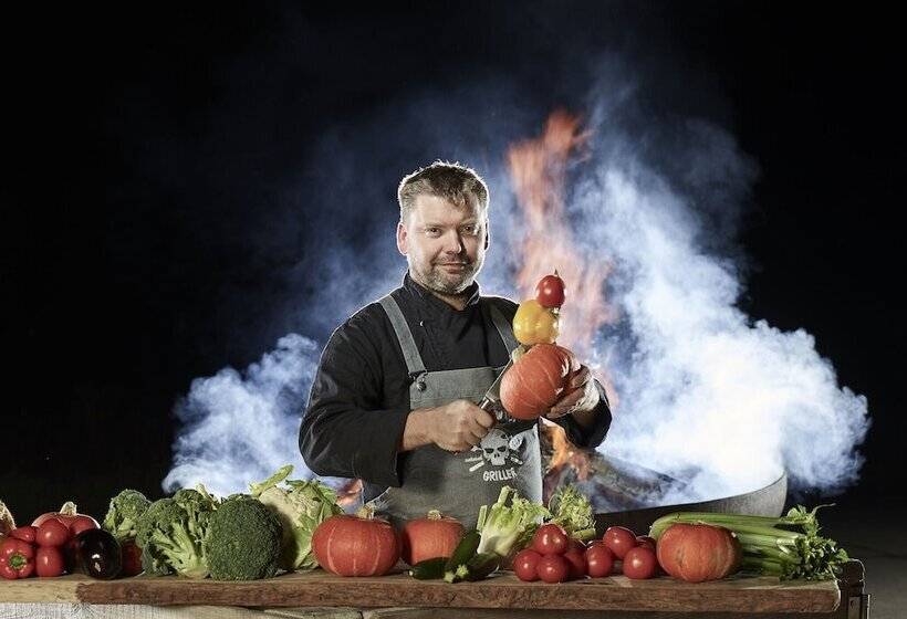 Отель Project June