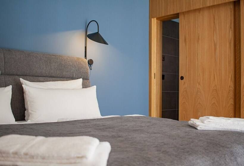 Отель Project June