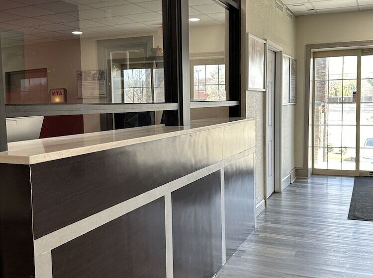 فندق Hometowne Studios By Red Roof Richmond, Va W Broad St