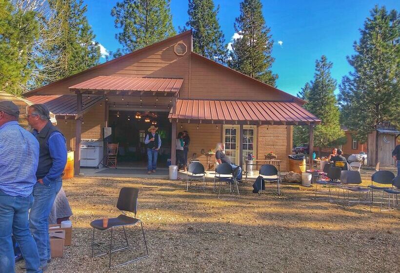 فندق ريفى Majestic Mountain Ranch