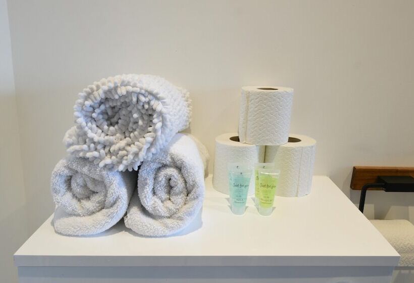 Отель Station Road