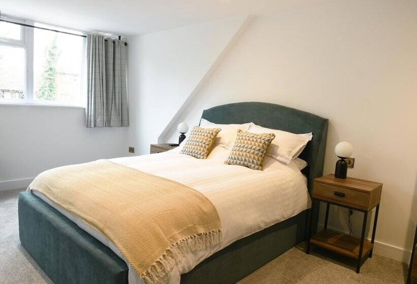 Отель Station Road