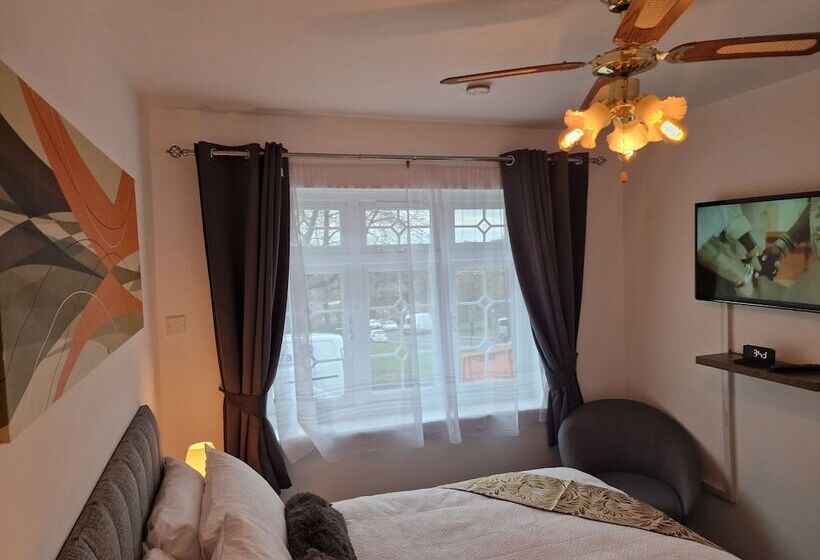 Отель Steyn Guest Lodge