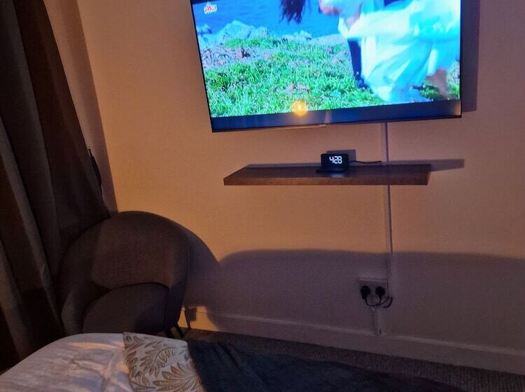 Отель Steyn Guest Lodge